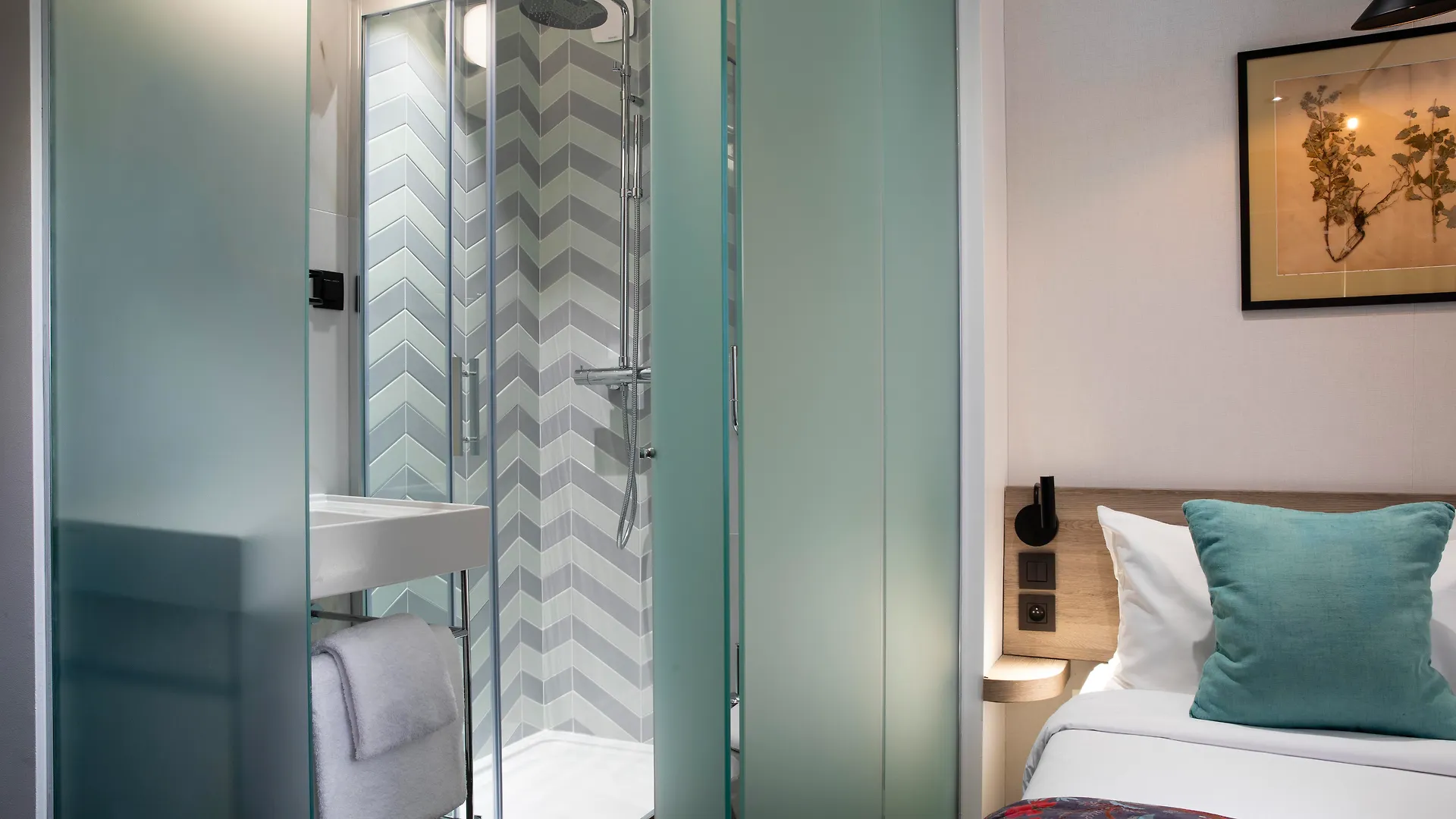 Maxim Quartier Latin Hotel 3*